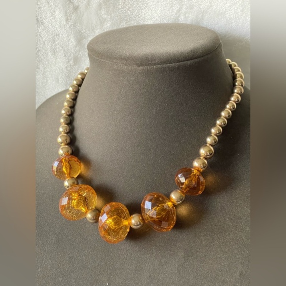 Vintage gold tone beaded necklace